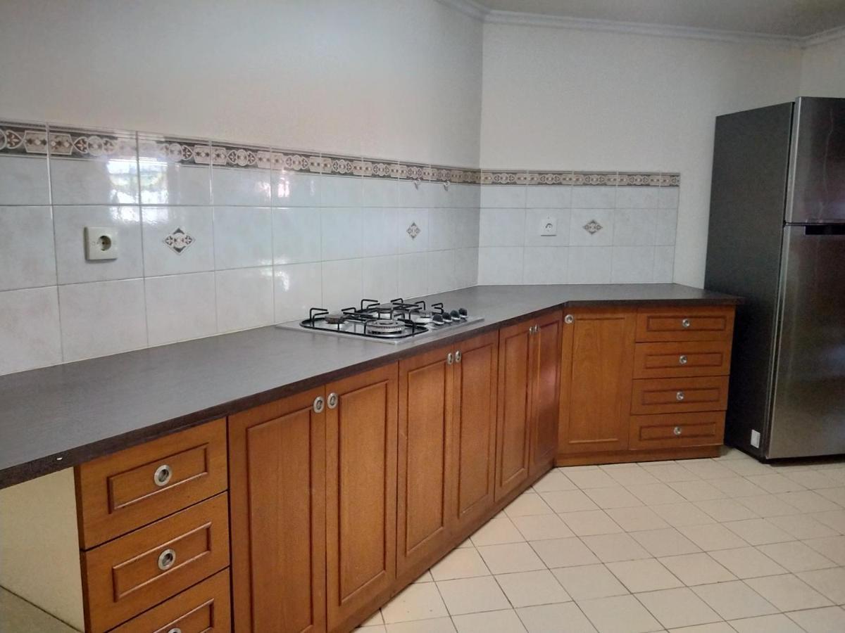 Apartemen Puncak Marina Surabaya Exterior foto