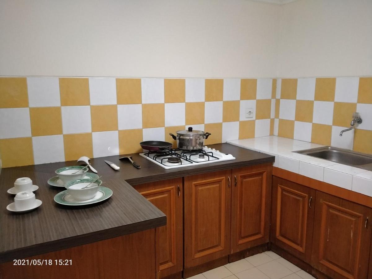 Apartemen Puncak Marina Surabaya Exterior foto